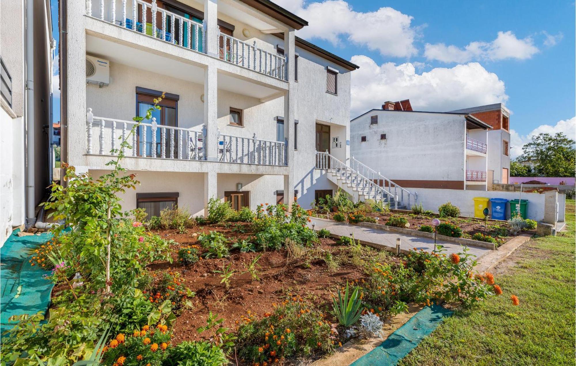 Apartment 1 Bedroom Amazing In Pula